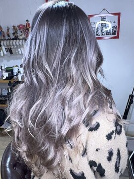 ブレイズヘアー(BLAZEhair) 【5ヶ月後もキレイ】ホワイトバレイヤージュ×ブリーチ2回