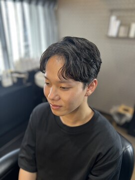 カスミ 霞(KASUMI) 癖活かした毛流れ系センターパート。 20代/30代/韓国/ビジネス