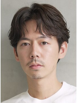 レタッチ バイ フィフス 天神大名(RETOUCH by fifth) 福岡天神緩めメンズニュアンスパーマセンターパートウルフカット