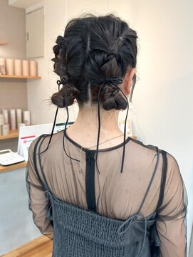 ナウアズ(now as.) ふわふわツインおだんごヘアアレンジ【mayu】【明石駅3分】