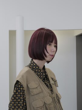 アイエヌジードット(INg.) 【ブリーチなしダブルカラー】チェリーレッド×ボブ