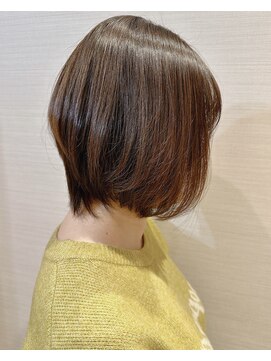 コーエン(cowen) くびれマッシュボブ絶壁グレージュ暗めカラー美髪イメチェン30代