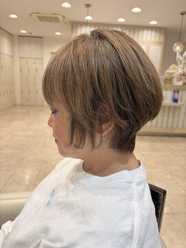 アッシュ 仙川店(Ash) ショートボブ30代40代50代丸顔ブリーチ白髪ぼかしハイライト