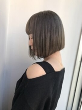 トロニー(TLONY) 前下がりボブ グレージュカラー 渋谷 TLONY