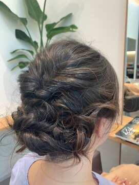 バーグ ドゥ(Bague deux) ゆるふわルーズアップ