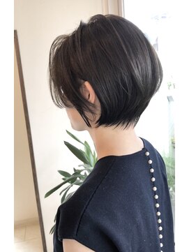 キアラ(Kchiara) 大人の為の前下がり前髪長めショートkchiara天神川野直人