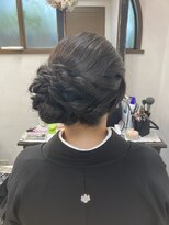 ブラウ ネイル パーティー(Blau Nail Party)&nbsp;艶感のあるサイドシニヨン