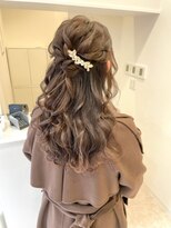 ディティカレスト(Dityca rst)&nbsp;巻き髪のぷるんっと感が目を引くふわふわハーフアップ