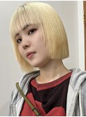 ハイトーン×ぱっつん前髪切りっぱなしボブ　丸くないボブ　