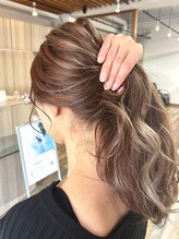 ラヴィエール(LAVIERE by R-EVOLUT)&nbsp;ハイライト白髪ぼかし/ミルクティーベージュ/ピンクベージュ/柏