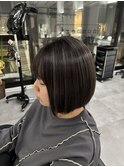 大人かわいいミディアムボブハイライトカラー脱白髪染め