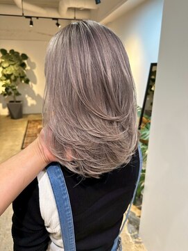 メリー オオサカ(Merly Osaka) white ash × layer cut