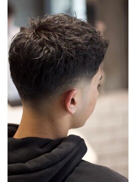 キングスマントーキョー 府中店(KINGSMAN TOKYO) フェード