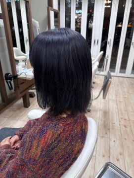 ヘアーアンドメイク アズール 浦和店(Hair&Make Azur) ネイビーブルー