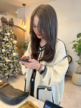 ミア(mia) 大人シアーベージュミニウルフボブミディアムレイヤー