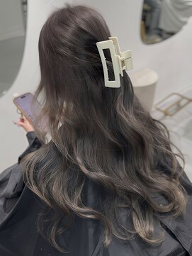 ボルド(Bordo) 透明感モカグレージュ×艶髪レイヤーカット