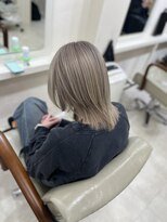 カリーナ(CARINA)&nbsp;黄ばみ抑えます◎マットシルバーアッシュ