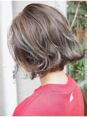 ボブの質感が可愛いネイビーアッシュ