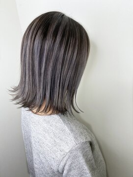 ルチェア ヘア(Lucea Hair) シルバー系バレイヤージュ