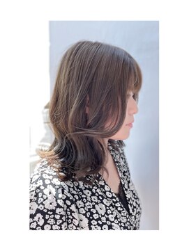 カーサインフィニテイ Hair Design caRsa INFINITY 韓国風レイヤーカット　艶ベージュ