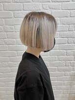 デイジー インデックスヘア 大島店(DAISY index hair)&nbsp;切りっぱなしボブ　ハイトーンカラー　ミニボブ　ミルクティー
