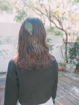 フランズ いわき(FLUNS) 黒髪/グレーベージュ/レイヤーロング/前髪パーマ/いわき市