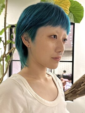 ラーサ(LaHzA) ブルーグラデーションウルフレイヤーボブショートボブ