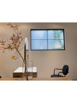 ＜落ち着いた空間でリラックスしながら、五感で味わってもらえる場所＞をコンセプトに、ヘアケアに特化＊