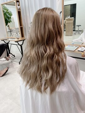 スイ(sui) ホワイトベージュ