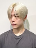 ホワイトブロンド+センターパート
