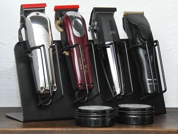 シャンディズバーバーショップ(SHANDY's BARBER SHOP)の写真/バーバーならではのシェービングで清潔感UP!!自分では難しい顔周りのお手入れは、プロにお任せください！