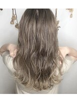 ウル(Ulu)&nbsp;ホワイトミルクティーバレイヤージュ