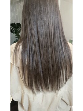 ラドゥース(La douceur) ツヤ感たっぷりグレージュカラー