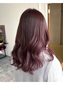 ピンクベージュ