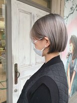 ライクバイコトナ 越谷(RIKE by kotona) 前下がりボブ×シルバーカラー