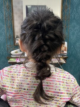 美髪 ヘアサロン(美髪 Hair salon) 可愛く編み下ろし!