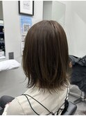 グレーベージュ