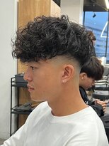 エルマーク(L-MARK)&nbsp;スペインカールスパイラルパーマツイストパーマフェード短髪