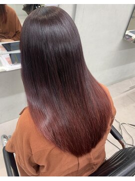 イオ ティラベント 鳳店(io tiravento) 艶々ワインレッド