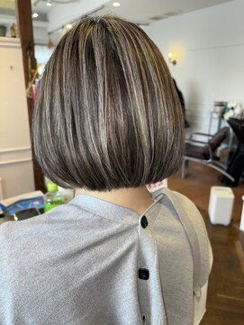 トリコ(trico) ハイライト　ボブ　パラパラブリーチ