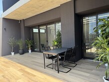 ローレン(Lolen.)の雰囲気（開放感抜群のテラスも☆付き添いでご来店もお待ちいただけます！）