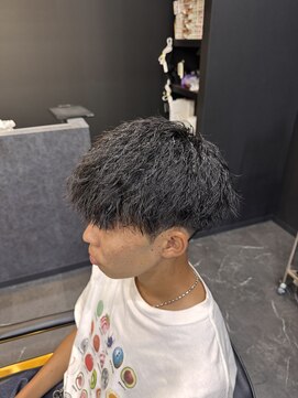 ワンフ(onef) カット×ツイストパーマ