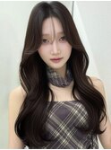 オリーブグレー暗めカラー小顔に見せるヘアくびれ巻き透明感