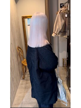 フリーク(FLEEK) ホワイトカラー