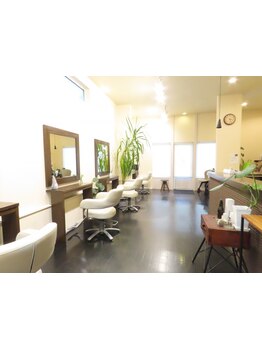 [新琴似/新川/駐車場有]大人女性に人気の落ち着ける店内と優しい雰囲気◎あなたの髪のお悩みに寄り添います