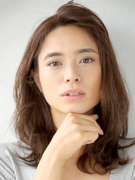 ジジ(GIGI) 柔らかニュアンスミディ