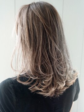 アルバム 銀座(ALBUM GINZA) レイヤーカットバレイヤージュ_セミウェットウェーブ_ba304841