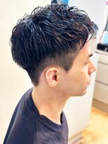 インタークロス&nbsp;20代30代40代メンズフェードカットツーブロック刈り上げ