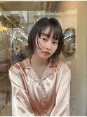 タイトな外ハネボブ_ミディアム_ショートカット_20代30代40代