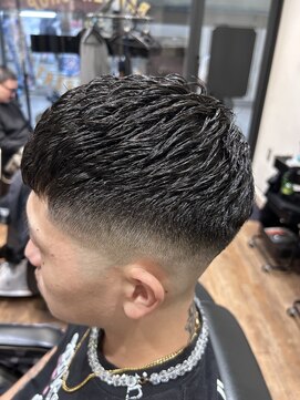 チルチェア 高円寺店south area.(CHILL CHAIR) スキンフェード×クロップ×アイロンパーマ <高円寺><バーバー>